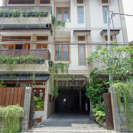 Urbanview Rumah Kandjani Yogyakarta Kejayan Exterior photo