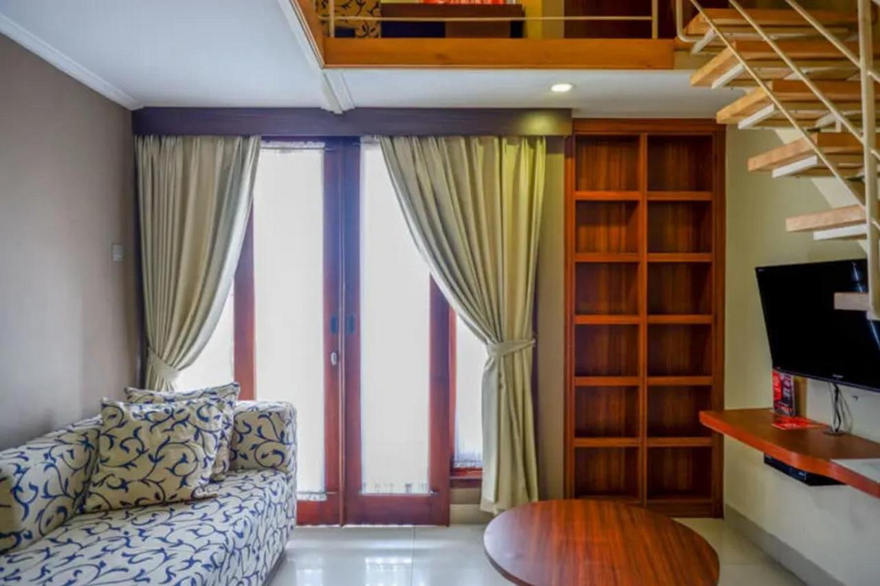 Urbanview Rumah Kandjani Yogyakarta Kejayan Exterior photo
